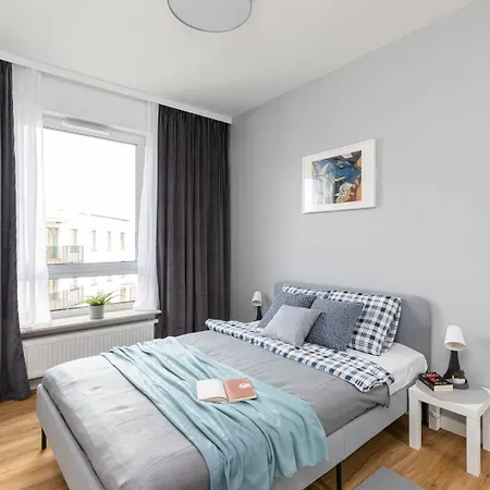 Sw Stanislawa Superapart - Comfortable With Parking Apartment Warschau